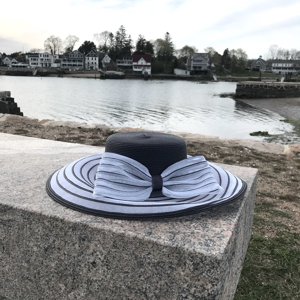 Vintage Deborah New York striped boater with bow